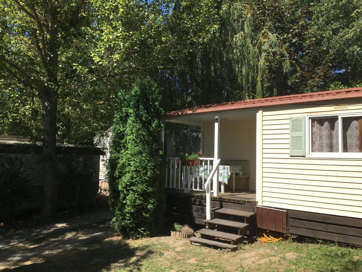 Mobile Home Avec Parking Шорж Екстериор снимка