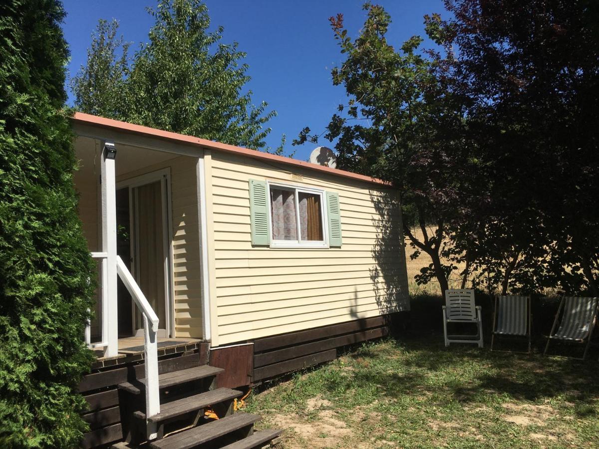 Mobile Home Avec Parking Шорж Екстериор снимка