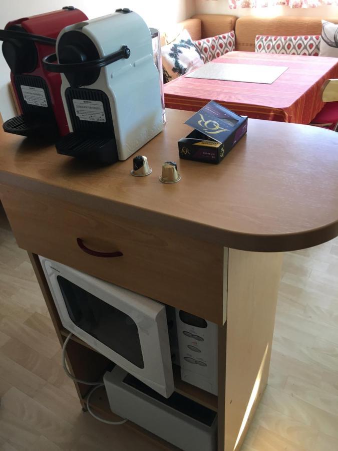Mobile Home Avec Parking Шорж Екстериор снимка