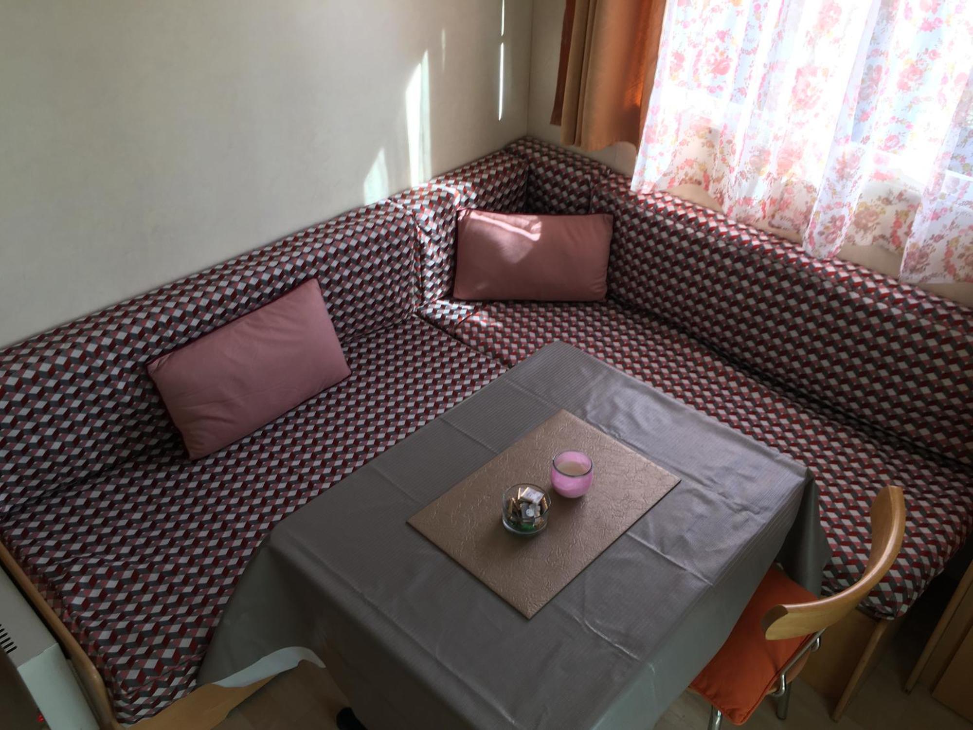 Mobile Home Avec Parking Шорж Екстериор снимка